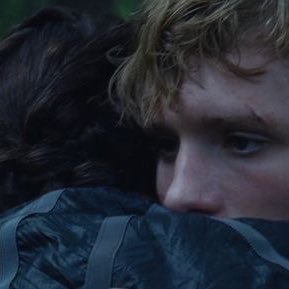 themockingbel's tweet photo. pensando en Peeta en la primera película cuando responde “I DONT WANT TO FORGET”. El solamente se refería a todos los momentos que pasó con Katniss en la arena 💔 https://t.co/ing0vy8yFH