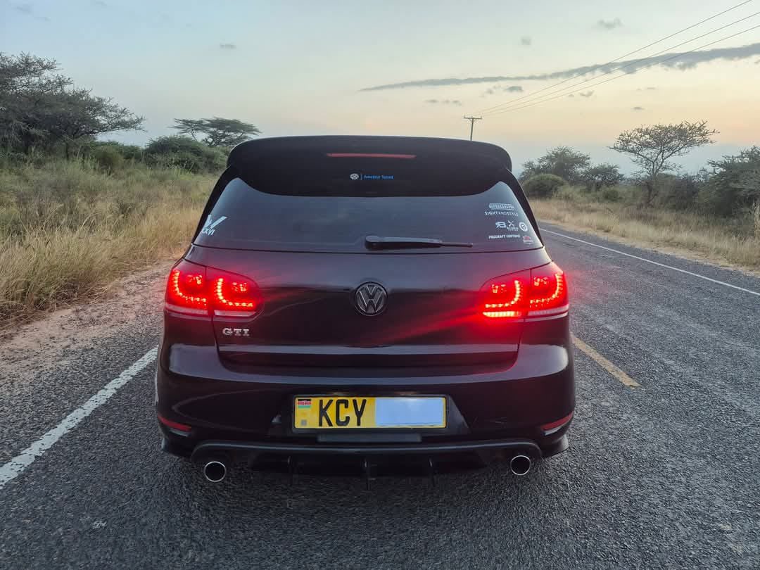 Quancho8's tweet photo. VOLKSWAGEN GOLF MK6 GTI 
Year 2013. 
2lt Petrol. Turbocharged. Automatic. Full GTI kit, Reverse Camera, rain sensing wipers. Great sound system. Llumar tint all round.
Kes 1.5M
☎️0745097573 https://t.co/mLmGlOlWyP