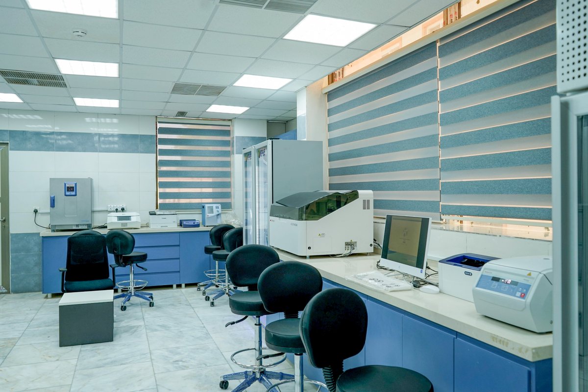undpiniraq's tweet photo. • Three specialized operating theaters.
• Advanced intensive care units.
• An integrated diagnostic imaging system.
• #Iraq’s first intraoperative imaging system.
• #Anbar Governorate’s first neurosurgical navigation system.
(3/4) https://t.co/chxFOiLRaz