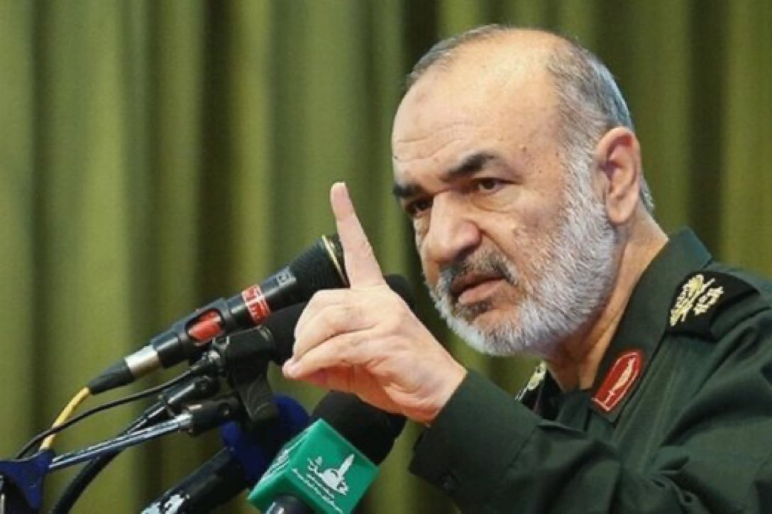 IraniMamoka's tweet photo. سردار جان اون صدای پر هیبتت که رعشه می‌انداخت بر جان دشمن کجاست!!
پاشو یه کم گوز گوز کن بخندیم مرد https://t.co/E7gbt7OHvZ
