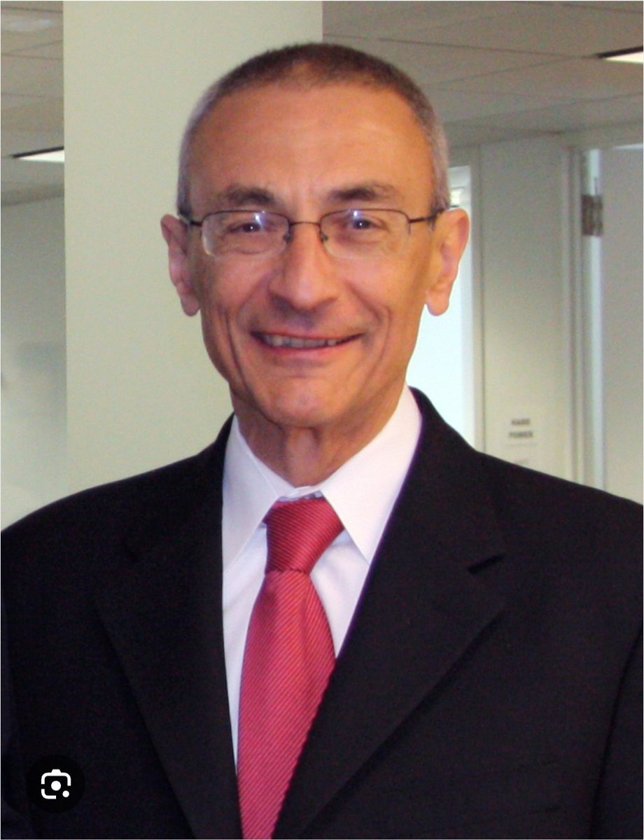 BillyJhonsom's tweet photo. @_MegaPolitics Este é o John Podesta https://t.co/IZVf6okKez