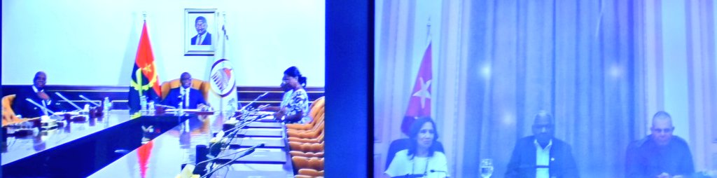 AsambleaCuba's tweet photo. Intercambió Esteban Lazo, pdte. de @AsambleaCuba🇨🇺, mediante videoconferencia, con su homólogo de #Angola🇦🇴, Adão Francisco Correia de Almeida

✅️Dialogaron sobre actualidad cubana frente al recrudecimiento del bloqueo de EE.UU. y oportunidades de cooperación interparlamentaria https://t.co/W1BwA3sJvb