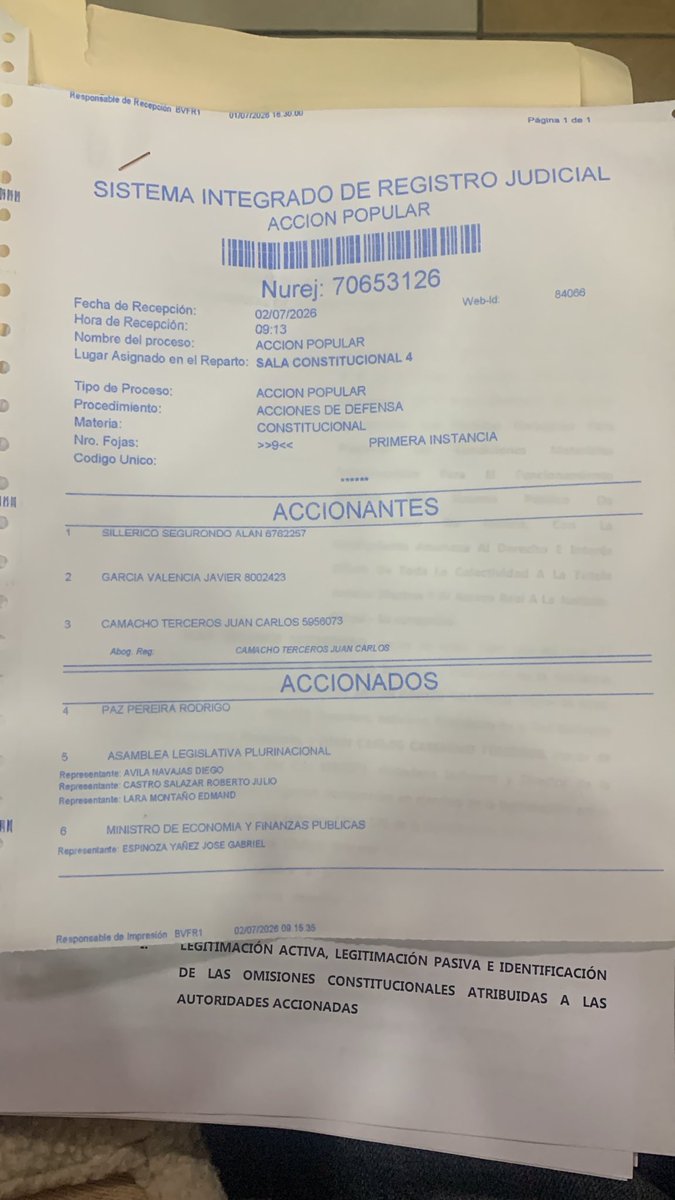 jccamachot's tweet photo. Hoy presentamos una Acción Popular para exigir que el Estado responda a las demanda del Órgano Judicial. Una justicia sin recursos vulnera el acceso a la justicia de millones de ciudadanos.Pensar en un paro es inviable. #bolivia https://t.co/E1tXo1fu0H
