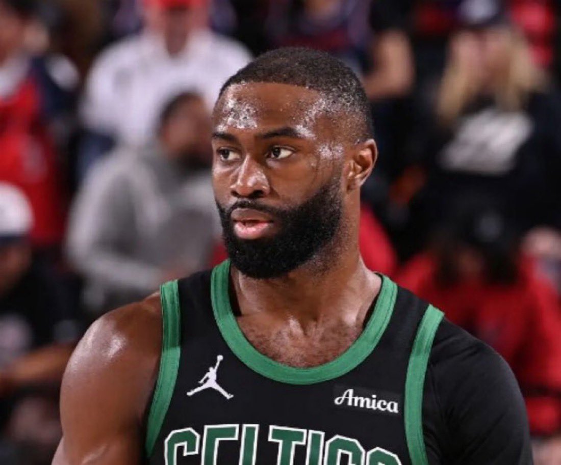 Fullcourtpass's tweet photo. Bill Simmons heard about the Jaylen Brown trade from his wife after she picked him up from a colonoscopy and he thought he died

“The anesthesia killed me… When this trade happened I had a camera in my ass, and I had Paul George rammed up my ass”

(Via @ringer) https://t.co/rxj4hBLkXQ