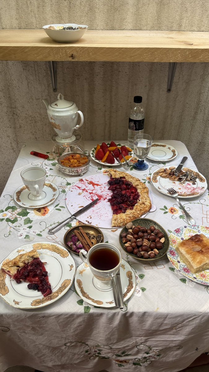 massigoli's tweet photo. از سری پذیرایی های من 😌 https://t.co/LINS3gIViC