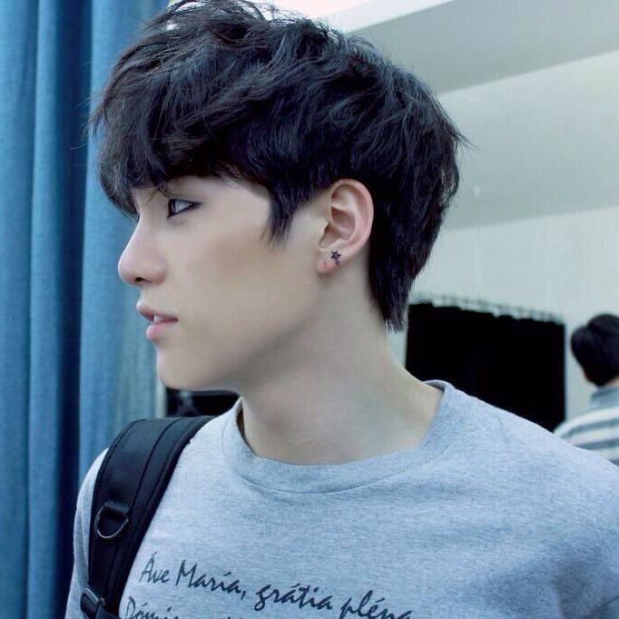 ye0n_bloom's tweet photo. 이런거 너무 좋음//
옆선도 옆선인데 광대 그림자?가 ㄹㅇ개좋음 https://t.co/40BDSPomc5