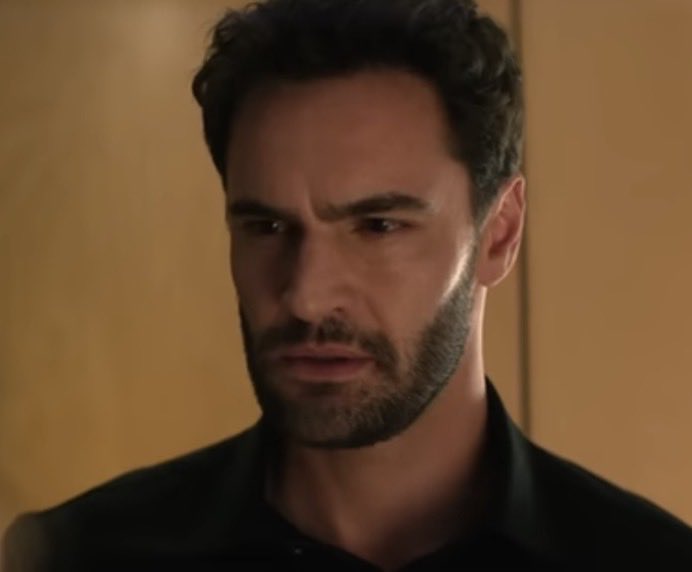 losangelesliv's tweet photo. Tom Bateman confirmed at #ObsessedFest that everyone refers to Adam as “Dr. Evil” in the Love Hypothesis movie 😭😭😭 https://t.co/SBN7USlVRD