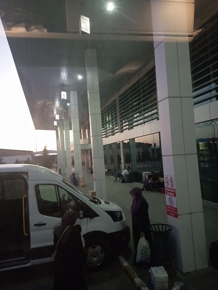 _01esra's tweet photo. Bazen mutlu sonlar için gitmek gerekir. https://t.co/DV6ARncncN