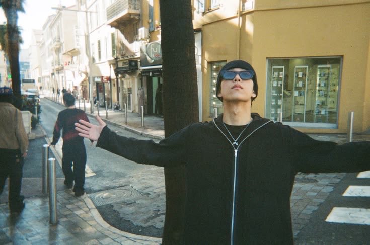 4shohyulz's tweet photo. ᯓ when in EUROPE ★

#Throwback_LNGSHOT https://t.co/1v1WbtLBbb