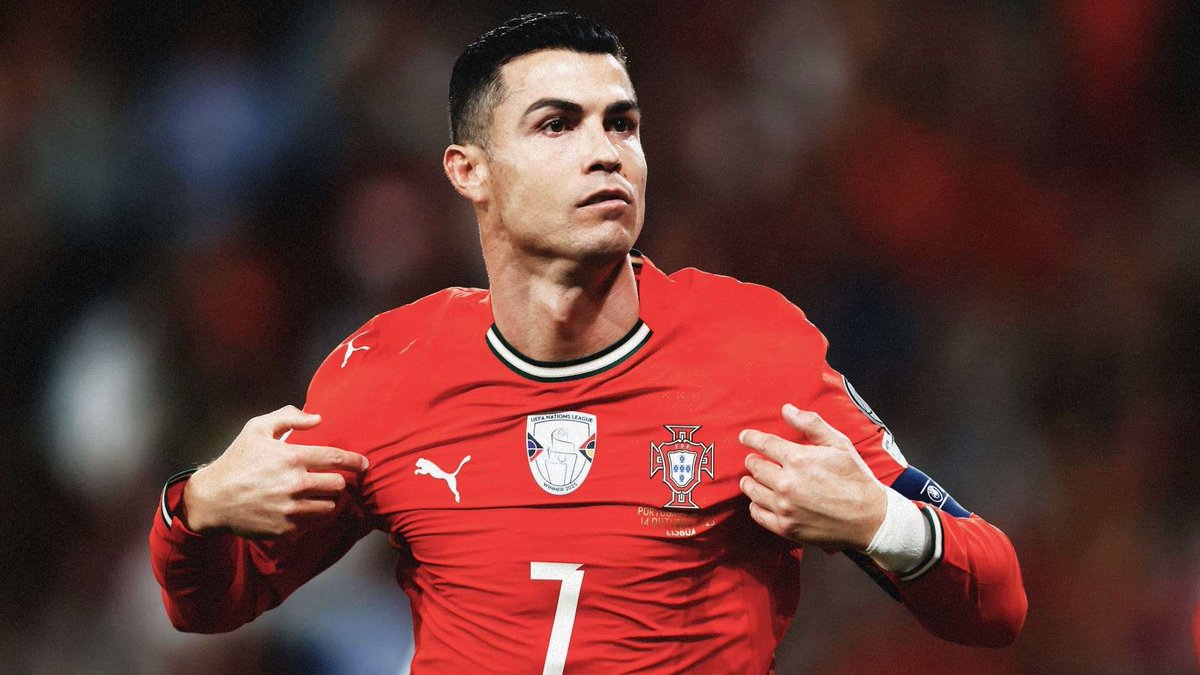 fahdalruqi's tweet photo. إن حققت البرتغال كأس العالم فهو لامتلاكهم خط وسط يعتبر الأفضل في العالم 
أما رونالدو فهو نقطة ضعف كبيرة ولم يستطع تحقيق ( يلو آسيا ) https://t.co/SNL7qy5qc0