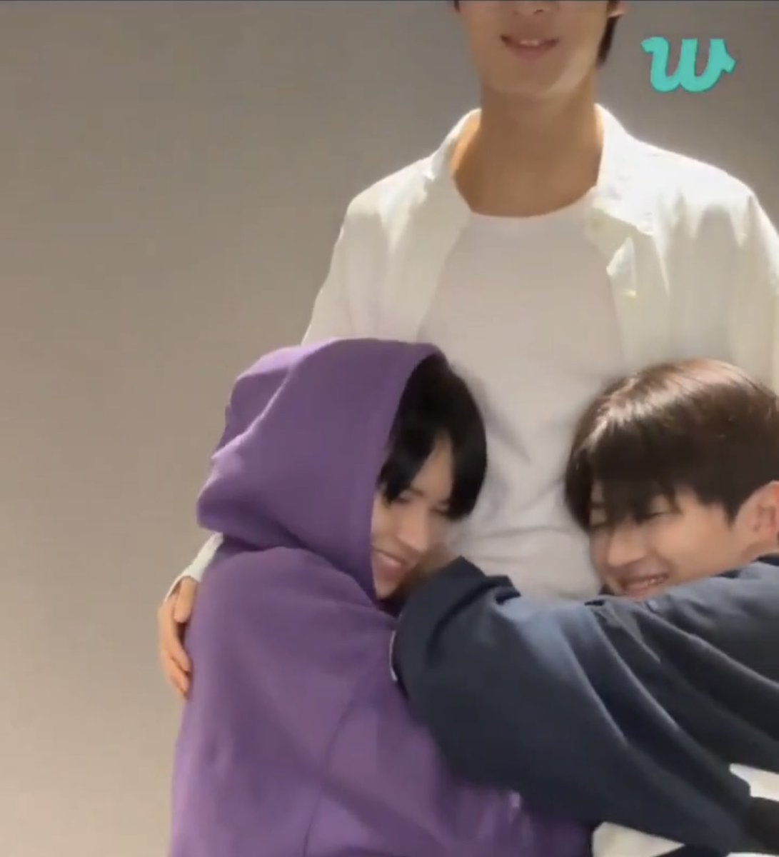guinea_young's tweet photo. 미니후니기니 https://t.co/sJHdOhb1Nc