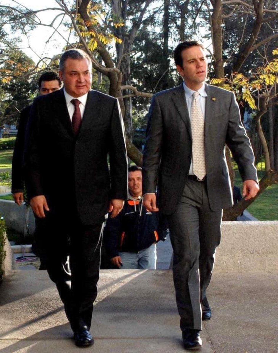 Ferdigalindez's tweet photo. @CarlosLoret @latinus_us Ya salió VALLARTA de su injusto encarcelamiento, y su único objetivo en la vida es METERTE A LA CÁRCEL por ser CÓMPLICE DEL CAPO GARCÍA LUNA, preso y condenado en USA por el MONTAJE que planeaste con él para culpar a un inocente.

Sin la Suprema Corte corrupta IRÁS A LA CÁRCEL! https://t.co/rbjyhCLDyh