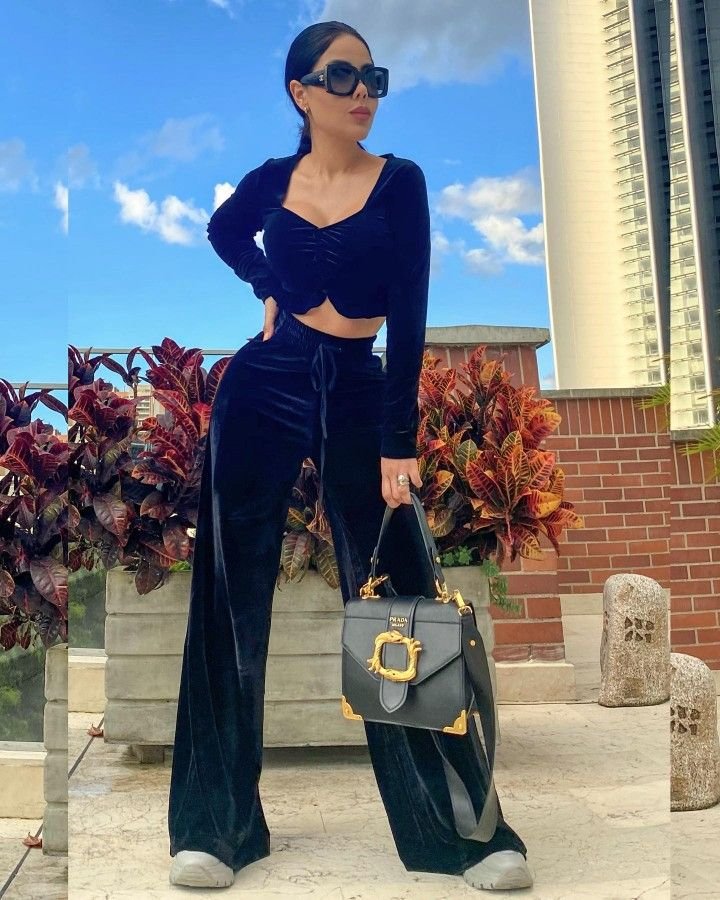 Buchidolls's tweet photo. @tudollfavoritaa Los lentes son un clasico😎
#SolLeon #Doll https://t.co/dmN1nDysAS