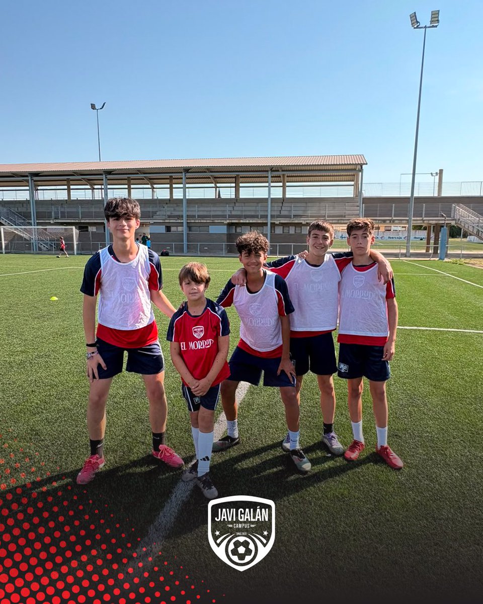CampusJaviGalan's tweet photo. ⏳⚽ El Campus Javi Galán entra en su recta final, pero las ganas de disfrutar siguen intactas.

❤️🥹 Seguimos creando recuerdos, compartiendo nuestra pasión por el fútbol y aprovechando al máximo estos últimos días. https://t.co/SwsI6Y4EUQ