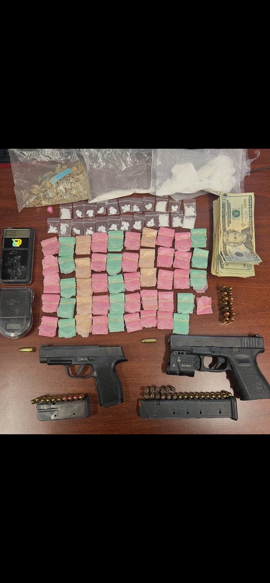NYPD90Pct's tweet photo. Recently, our Field Intelligence Team recovered 2 loaded firearms and a large quantity of narcotics. 

This is the work that protects not only those in Williamsburg, but every New Yorker across the city.

#Wlliamsburg #Brooklyn https://t.co/U26bqenUvT