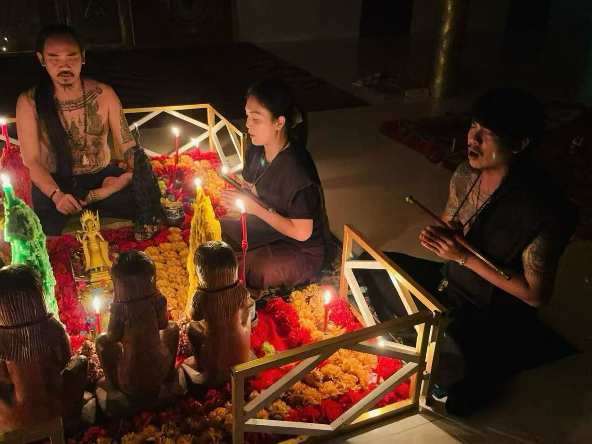 bany779's tweet photo. 超强- 108贴金- 符文起运大琺

师傅介绍说 做了此法事 就相当于在自己的身上“镀金”了一枚隐形的佛牌、让自己身体本身就能够吸收正能量、吸收自然精华、彻底改善自身磁场能量、功效：招财 起运 去霉运让小人不能近身、助力事业 财运 人缘、让身边的所有人都能对你有好感 喜欢你 愿意信任你 #招财 #起运 https://t.co/J1Qm5rCl0E