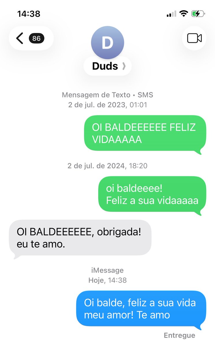 _bbibisss's tweet photo. @dudsdomengo pra não perder o costume!
feliz seu dia, te amo https://t.co/cEaajbWPOb