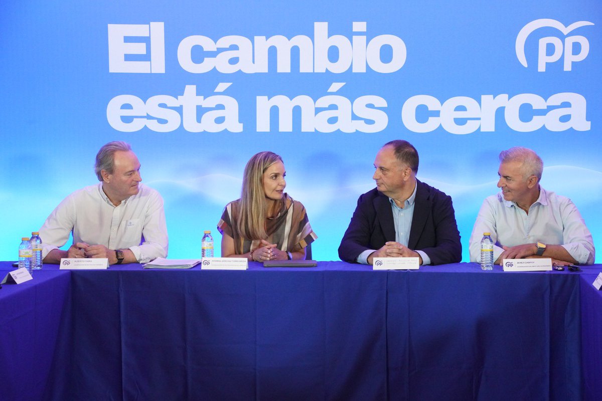 _AlbertoFabra's tweet photo. #Castellón es hoy el epicentro de la política nacional con el II Foro de Diputaciones, Cabildos y Consells. Reivindicamos una financiación justa para nuestra provincia y una política útil al servicio de los ciudadanos y la necesidad de devolver la voz a los españoles en las urnas https://t.co/LrWKBlxI6X