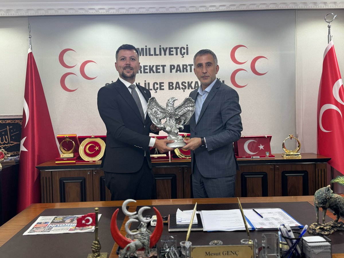mhpsincan06's tweet photo. Kıymetli misafirimiz Sn. Ercan Aydın Tuncer ve beraberindeki misafirlerimiz, İlçe Başkanımız Sayın Mesut Genç’i ziyaret ettiler. Nazik ziyaretleri , hoş sohbetleri ve kıymetli hediyeleri dolayısıyla kendilerine teşekkür ederiz. https://t.co/pLMZg49V2Z