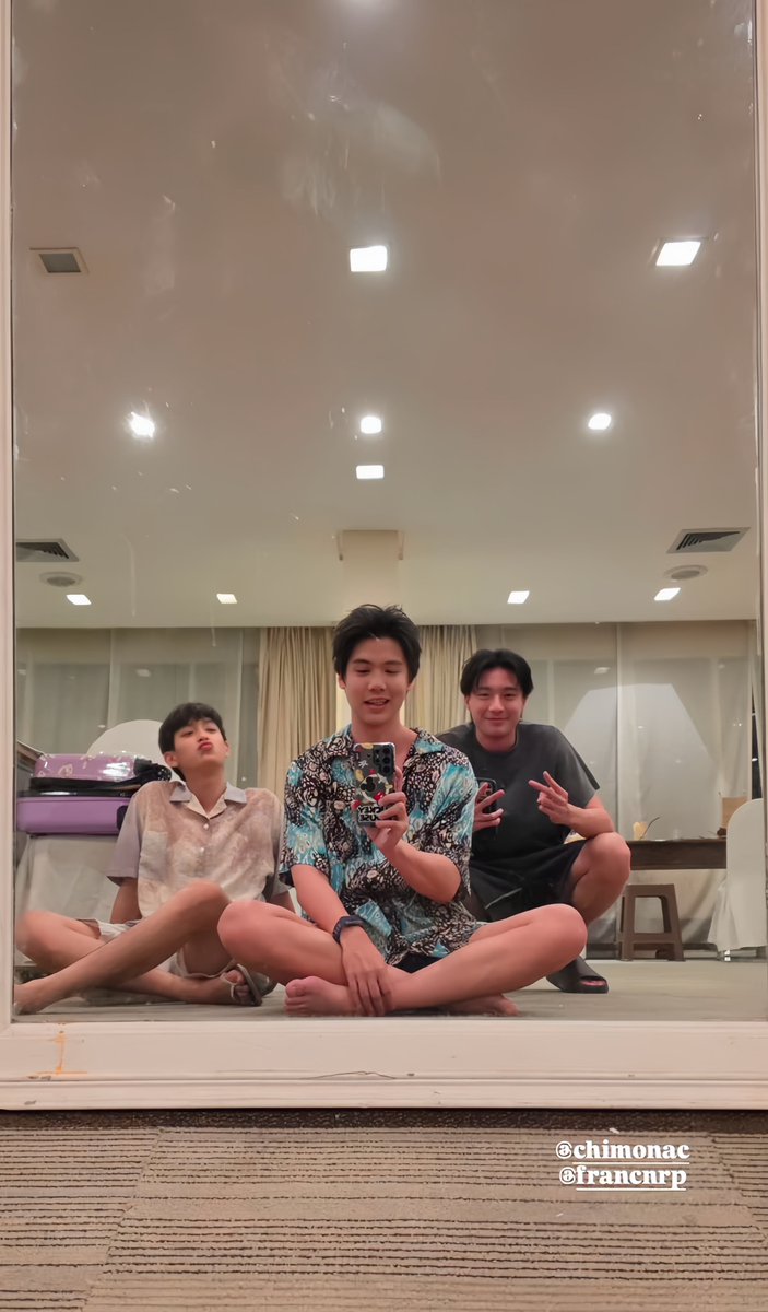 ZinKhing51674's tweet photo. Miss you so much..🥺💛🤎"

#Ssingharit #ChimonWaChirawit #SingChimon #MatchPointSeries https://t.co/C5xexmMDR8