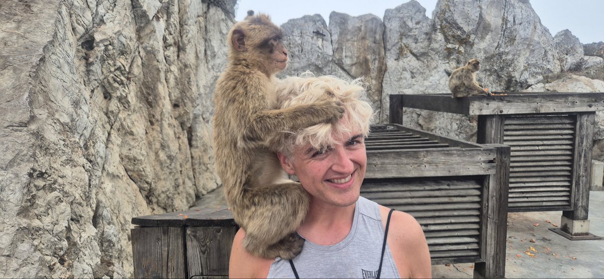DanielJSilver's tweet photo. Thanks for coming to #Gibraltar @_Ad_Lib_ didn’t need to check me for nits tho 😂 🙈 https://t.co/6Wn6NptVJS