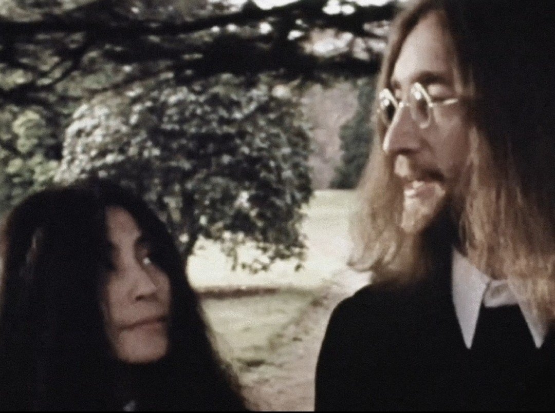 ceofjohnlennon's tweet photo. John Lennon and Yoko Ono interview for John's title "Man Of The Decade". December 2, 1969. https://t.co/SxHS9Xkhss