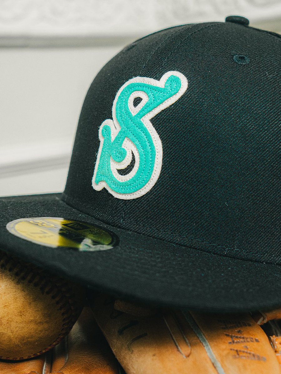 ClubSaraperos's tweet photo. Cap retro X @neweramx 🧢⚾️

Solo disponibles en https://t.co/ZpT3GKIjdn, New Era App y @newerastoresmex. 

#PorOrgulloASaltillo #SLW #NewEraMéxico https://t.co/j19p2xryy0