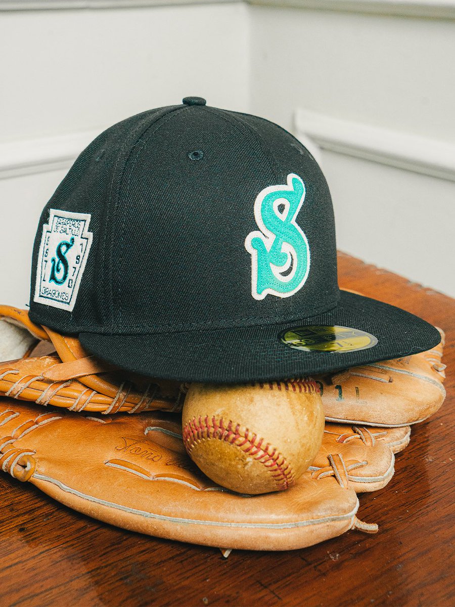ClubSaraperos's tweet photo. Cap retro X @neweramx 🧢⚾️

Solo disponibles en https://t.co/ZpT3GKIjdn, New Era App y @newerastoresmex. 

#PorOrgulloASaltillo #SLW #NewEraMéxico https://t.co/j19p2xryy0