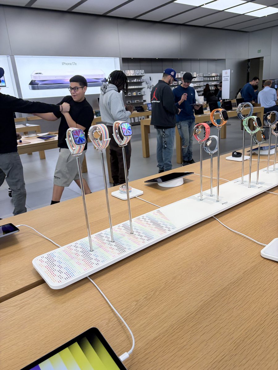 sonchou69's tweet photo. とりま、usのiPhoneが安く入ってくるとかどうとか、リサーチリサーチ

日本と何も変わらねえ、、、ピックしとる人もおるで。在庫普通に買えるで、高いけど https://t.co/UnuXQEC13o