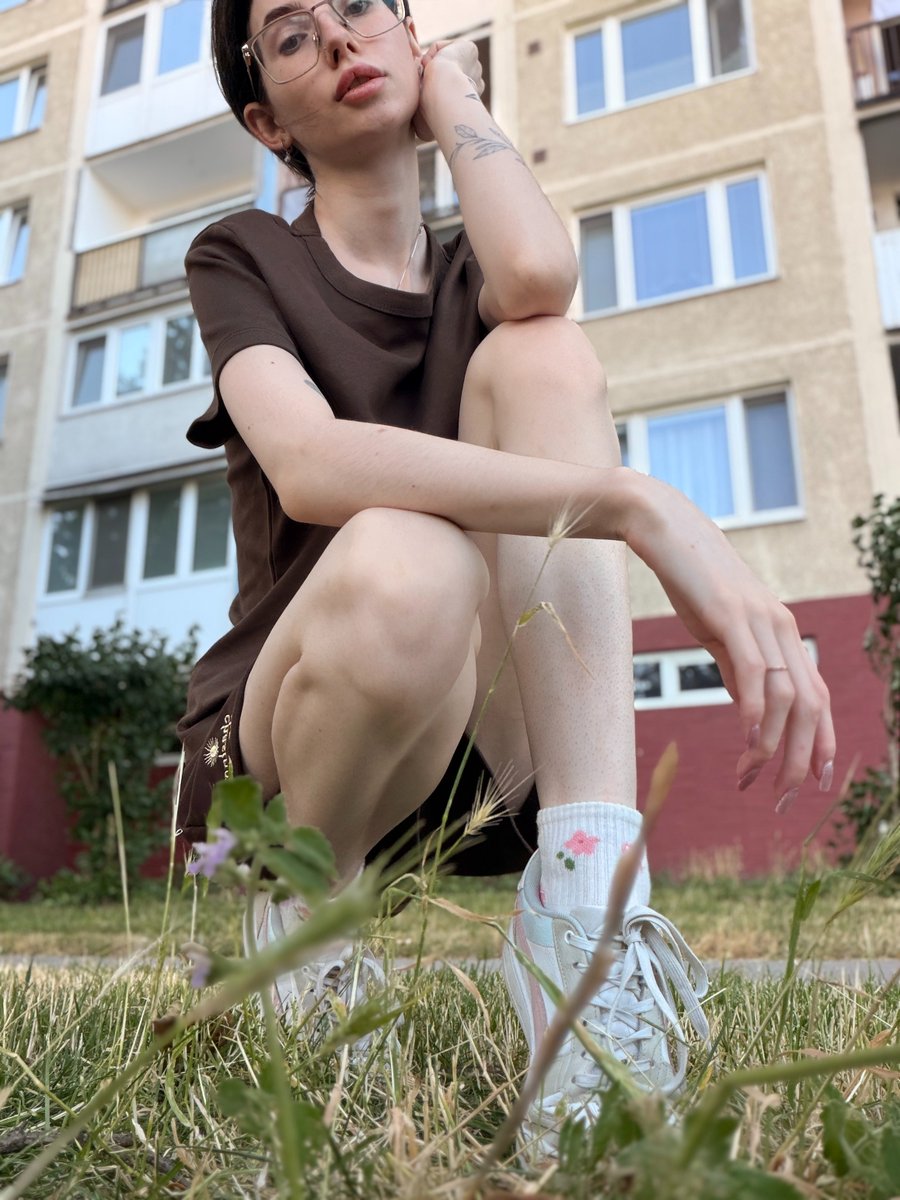 roxyinrooms's tweet photo. Almost home… Count the minutes, baby, because the very first thing I’ll do is show these sweet, exhausted feet just for you 😩👣 https://t.co/4VVQi9zesZ