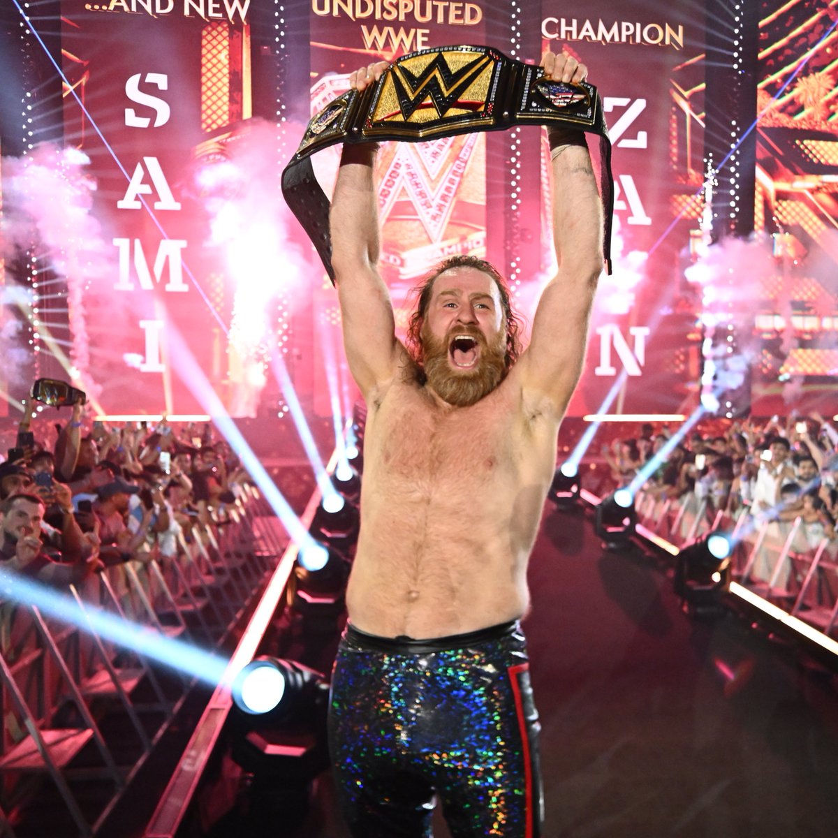 CatchNewz's tweet photo. Au 1er juillet, la section marketing de la WWE n'a toujours pas été informé du besoin de mettre à jour les visuels promotionnels de #SummerSlam pour que Sami Zayn y figure en tant que champion.

(WrestleVotes) https://t.co/t1XrATrURC
