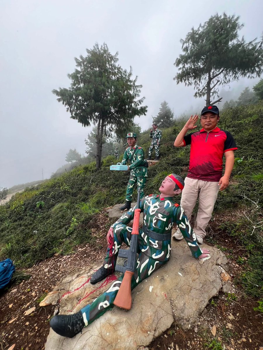 RAJUBIKRAMCHAM3's tweet photo. होलेरी भाग दुई ! 
- जनसेनाद्वारा तत्कालिन शासक विरुद्धको प्रतिकार । - जहा हरेक परिवारलाई चरा मार्य जस्तै र मुसा मार्या जस्तै जनताहरुलाई शासकहरुले आफ्नै घरमा मार्न थाल्दा प्रतिकार स्वरुपको जन विद्रोह मार्फत जनयुद्धको शुरुवात ! https://t.co/iMaaJFwG0u