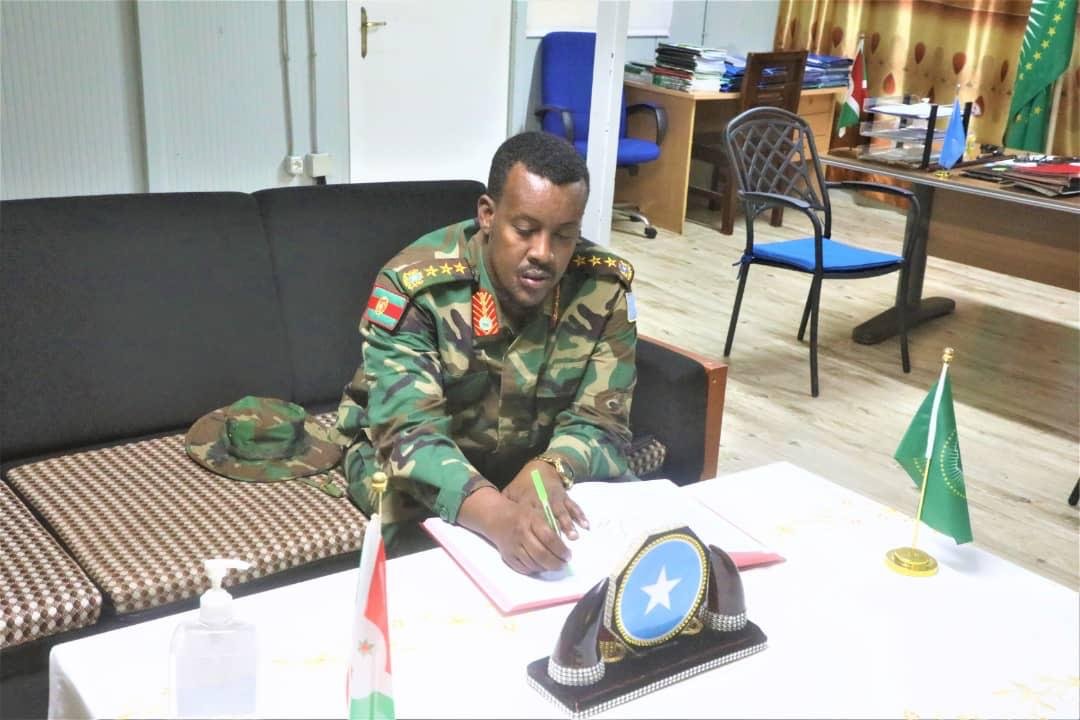 aussom_'s tweet photo. Today, AUSSOM Sector 5 Commander, Brig. Gen. Michel Ndenzako, received the Somali National Armed Forces 3rd Brigade Commander in Middle Shabelle, Brig. Gen. Saney Abdulle, during a courtesy visit to the Sector HQs at Jowhar Airfield.

Brig. Gen. Ndenzako briefed the delegation on the security situation and commended @SNAForce for its strong partnership and joint operations with #AUSSOM against Al-Shabaab. Brig. Gen. Abdulle thanked the Burundian contingent for its professionalism, dedication, and sacrifices, acknowledging #AUSSOM's contribution to strengthening the @SNAForce's operational capacity.

The two commanders pledged to strengthen cooperation through intelligence sharing, coordinated patrols, and joint operations to enhance security and protect civilians. Both leaders reaffirmed their commitment to lasting #peace, #security, and stability in Middle Shabelle and across #Somalia. #AUSSOMInTheSectors