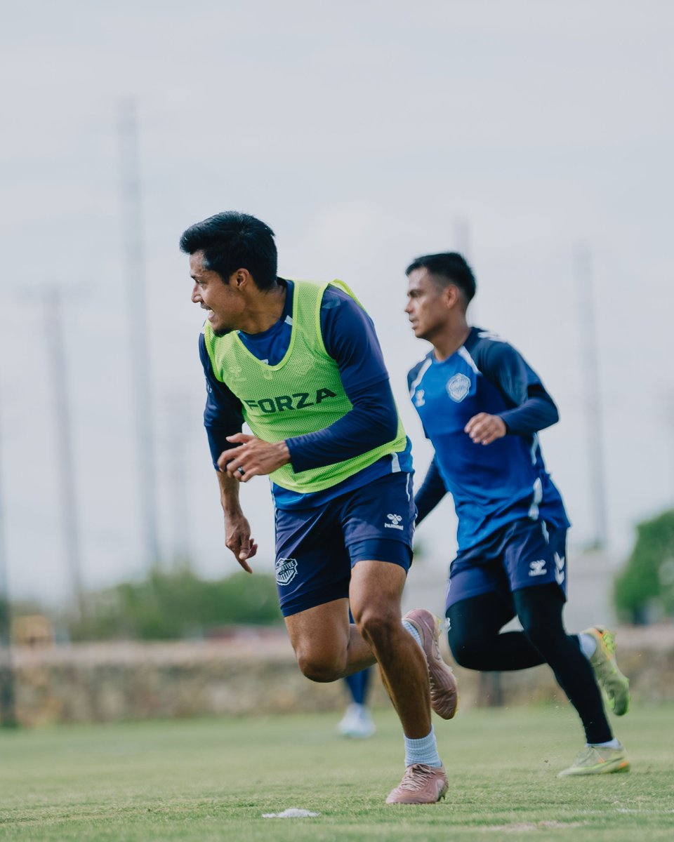 eplocomotivefc tweet picture