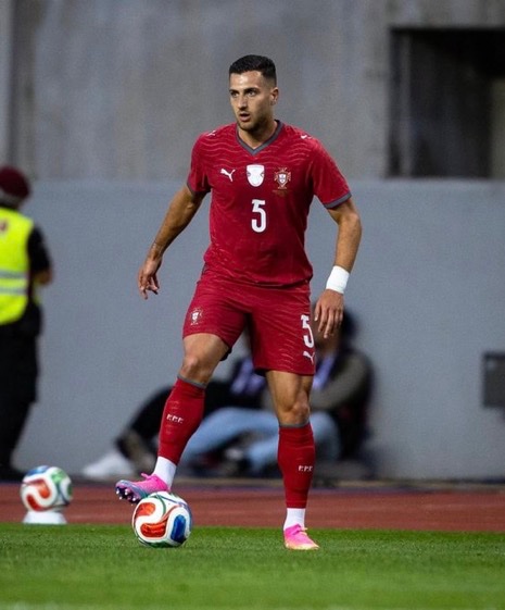 SimplyUtd's tweet photo. 🚨 BREAKING!

Diogo Dalot will START for Portugal today against Croatia!

[@abolapt] https://t.co/FA0eM8xm4w