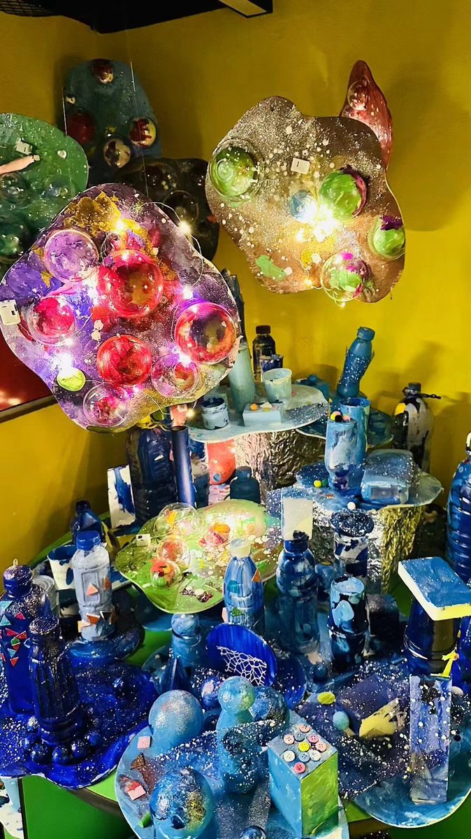 vishnu15071988's tweet photo. Step into this vibrant abstract art pop-up in Brooklyn! Feel bold splashes of color u0026 creative energy that make you see art differently. Limited spots today—don’t miss it! https://t.co/AhW6ZxM0es