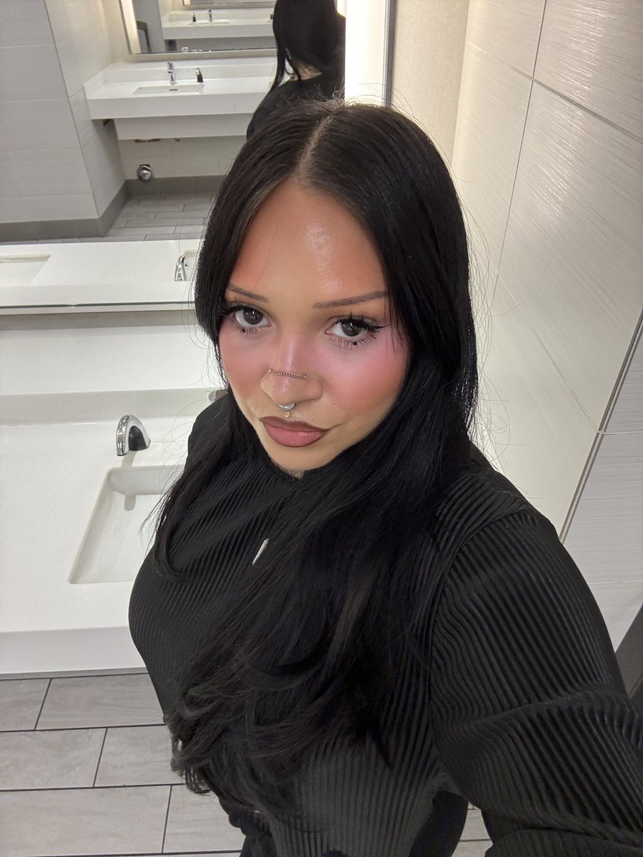 N0VEMBERBLU3S tweet picture