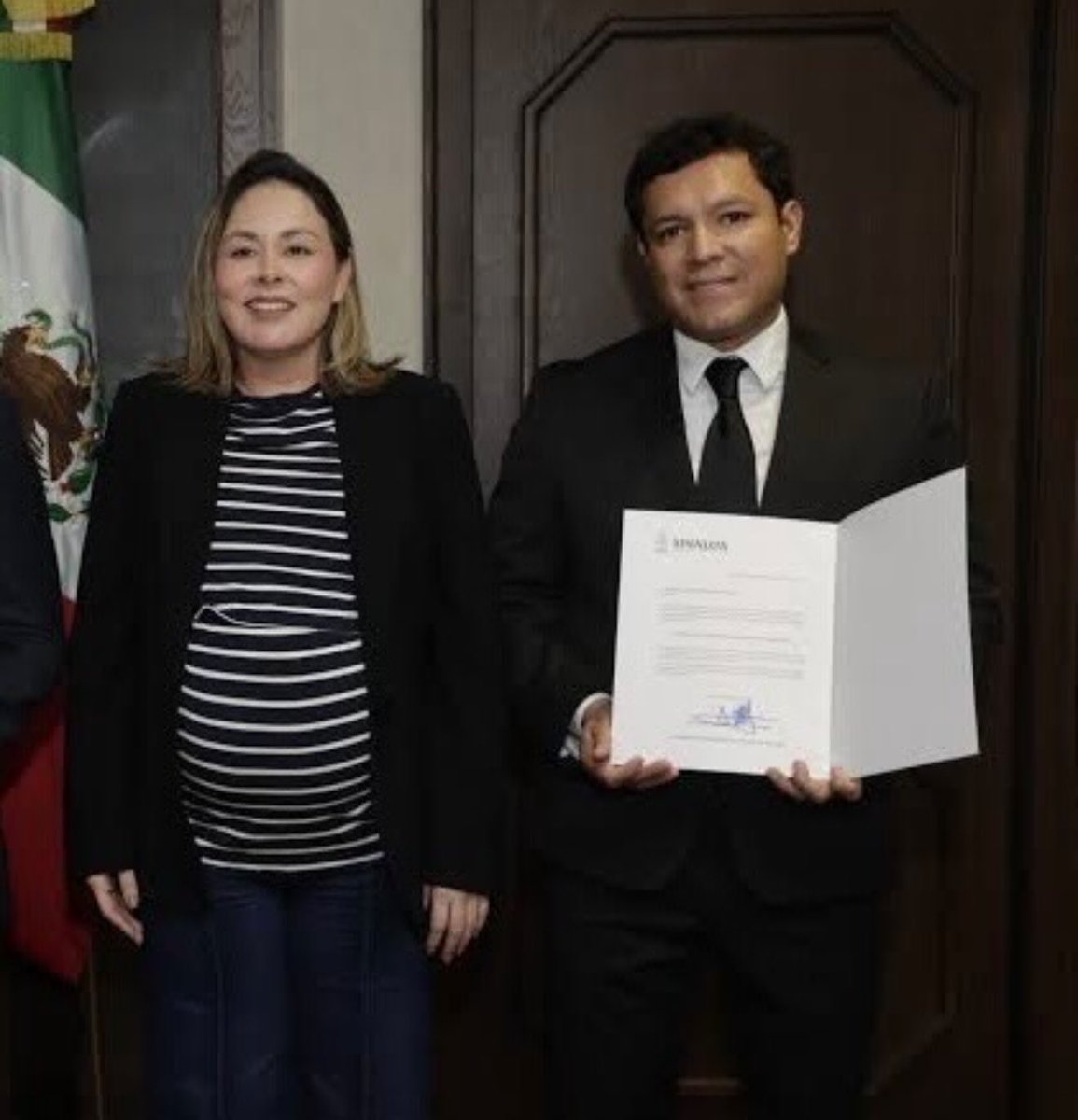 jorgegogdl's tweet photo. Francisco Javier Barrón Aguayo nuevo Secretario de Desarrollo Social de Sinaloa con @YeralBonillaV no solo es ahijado de Rocha Moya, sino que es socio de sus hijos en Chocosa y fue quien le compró casas a los Rocha Rui y al ex secretario Enrique Díaz Vega. 🪡 https://t.co/1j9bRtigCE