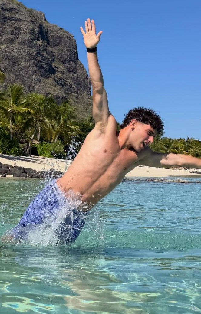 Xlol1249's tweet photo. Simone Pafundi finally posted his Mauritius dump🥵🥵🥵🤤🤤🤤 https://t.co/eGnqHXOkg8