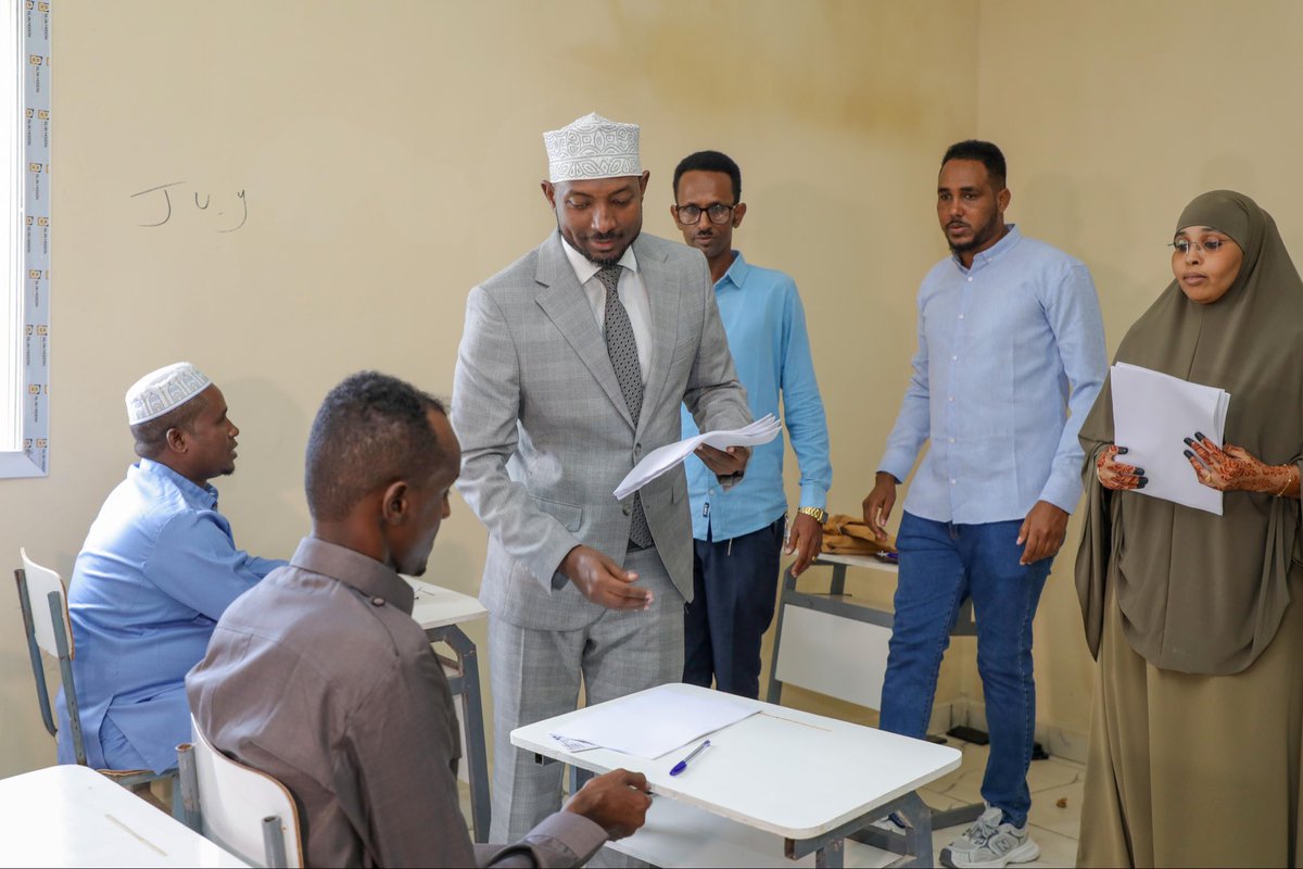 OCJSomalia's tweet photo. The Chief Justice, H.E. Baashe Yuusuf Ahmed, today officially launched the Somali Bar Examination, reaffirming that competent and ethical lawyers are essential to strengthening justice and public trust in the judiciary. https://t.co/qNfix9vbL2