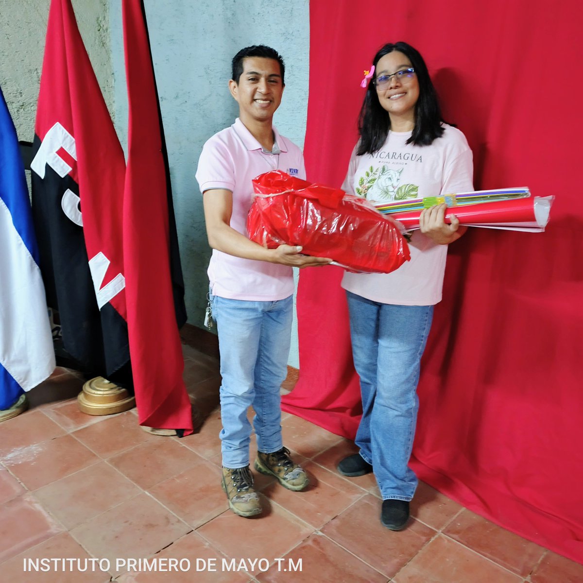 inpdm_d7's tweet photo. Entrega de material fungible a docentes del Turno Matutino. https://t.co/Zncihs4FP4