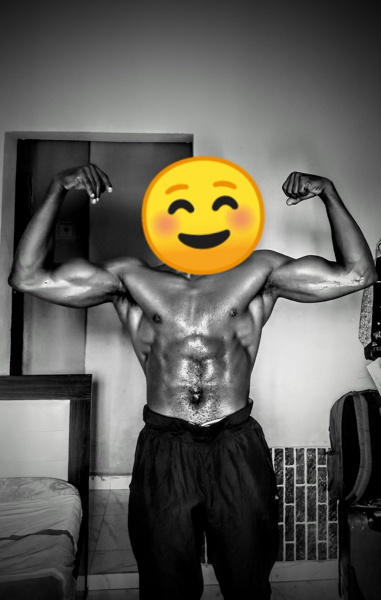 Fri_dayy2's tweet photo. Subscribe to my https://t.co/WsgQgRatjj for uncensored version of myself 🥵💦🥵 

Follow to see how I built this shit with my bodyweight 🤞🏾

#core #discipline #calistgenics #fyp #goviral #OlympiacosBC https://t.co/ImSz6rfiQ5