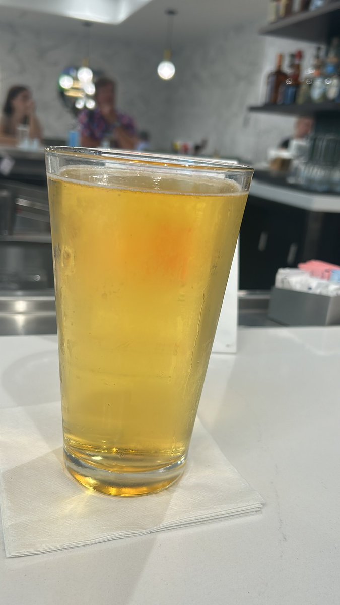 euge48488's tweet photo. #airport #ontheclock https://t.co/aowSHxOlFQ