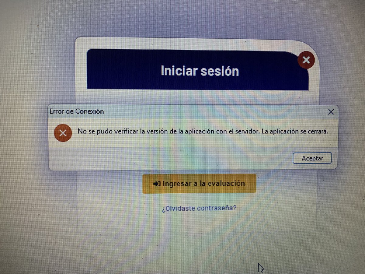 Clopezvic's tweet photo. @Evaluacion_Ec Señores de Ineval su servidor colapsó!!! No se puede rendir la prueba. Automáticamente lo abandona del aplicativo. https://t.co/Qo0zIxrOy6