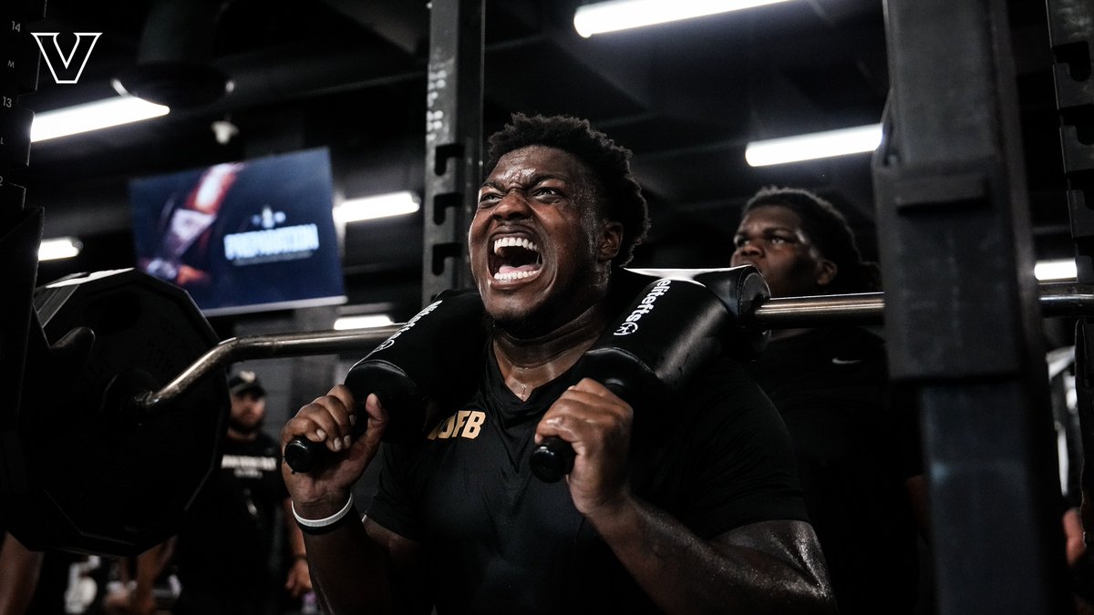 VandyFootball's tweet photo. Keep building 💪 https://t.co/AiYZRsECEm