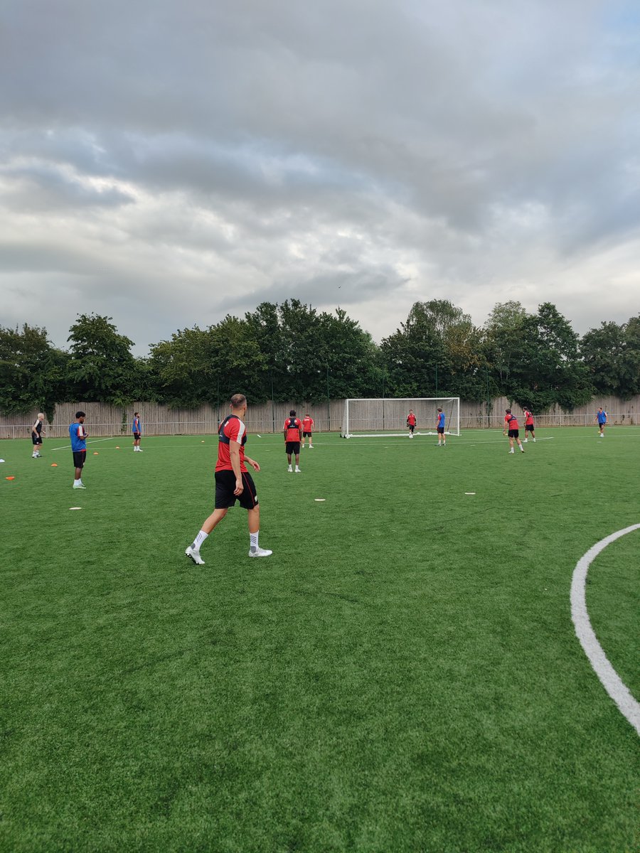 HerefordFC's tweet photo. 👋 The Bulls are back training once again, and there's someone 🆕 we'd like you to meet...

#COYW 🐮 https://t.co/fXAnyfUGef