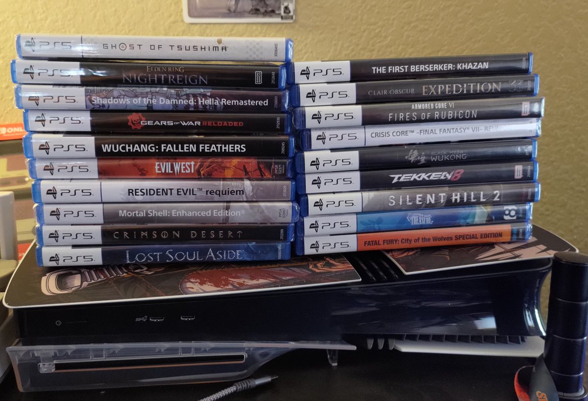 Mikejmg9's tweet photo. @Asmongold , Can I be mad about sony taking away physical media now? https://t.co/uVzhTORXu9