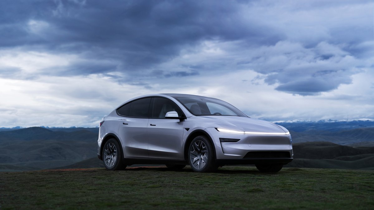 SawyerMerritt's tweet photo. Tesla has just officially launched the larger Model Y L in the US, starting with a Limited Edition Premium AWD "Launch Series" trim!

• Price: $61,990
• Launch Series includes: 1 year of FSD (Supervised), 1 year of Supercharging, 1 year of Premium Connectivity, plus your choice of any exterior paint color, interior color, and wheel option at no additional cost.
• Other Launch Series exclusives: Badging, floor mats, puddle lights, suede dash inserts and sill plates.
• Range: 325 miles
• 0-60 mph: 4.4s
• Battery: 88 kWh
• Six exterior paint options: Stealth Gray, Diamond Black, Pearl White, Marine Blue, Ultra Red, and Cosmic Silver (new to the U.S.)
• Two interior color options: Black & Zen Gray
• Two active air-cooled wireless phone chargers in front
• Vehicle-to-load (V2L). Comes with V2L adapter. No PowerShare.
• Wheel sizes: 19" (325 mile range) and 20" (320 miles)
• All-black headliner
• Three row, six-seat layout
• Front seats: Powered thigh extenders, heated & ventilated, adjustable headrests
• Second row seats: Captains chairs, electric lifting armrests, ventilated & heated, electric folding, additional air vents in B-pillar
• Third row seats: Heated, electric folding, cupholders and dedicated air vents in C pillar, two LED lights in ceiling
• Length: 196" (7" longer than Model Y)
• Curb weight: 4,600 lbs
• Total storage space: 89 cubic feet
• 16" center screen, 8" second-row screen
• Peak Supercharging speed: 250 kW
• 18 speakers, including one subwoofer
• Second row and third row seats fold completely flat
• 12v outlet in rear trunk area
• Suspension: Second-generation suspension system. Equipped with continuous variable damping.
• 8 cameras, including front bumper camera with washer
• RGB ambient lights, silver-coated glass roof for better heat rejection, 360 acoustic glass, HEPA air filtration system (same as on current smaller Model Y).

Deliveries in the U.S. start in October.

More photos in thread below:
