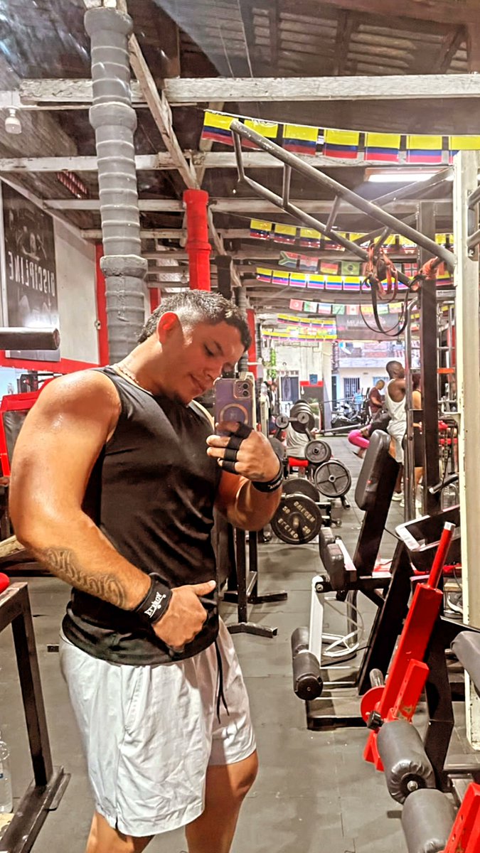 camiloyusti015's tweet photo. Ya entrenaron https://t.co/jd078Ai8xD