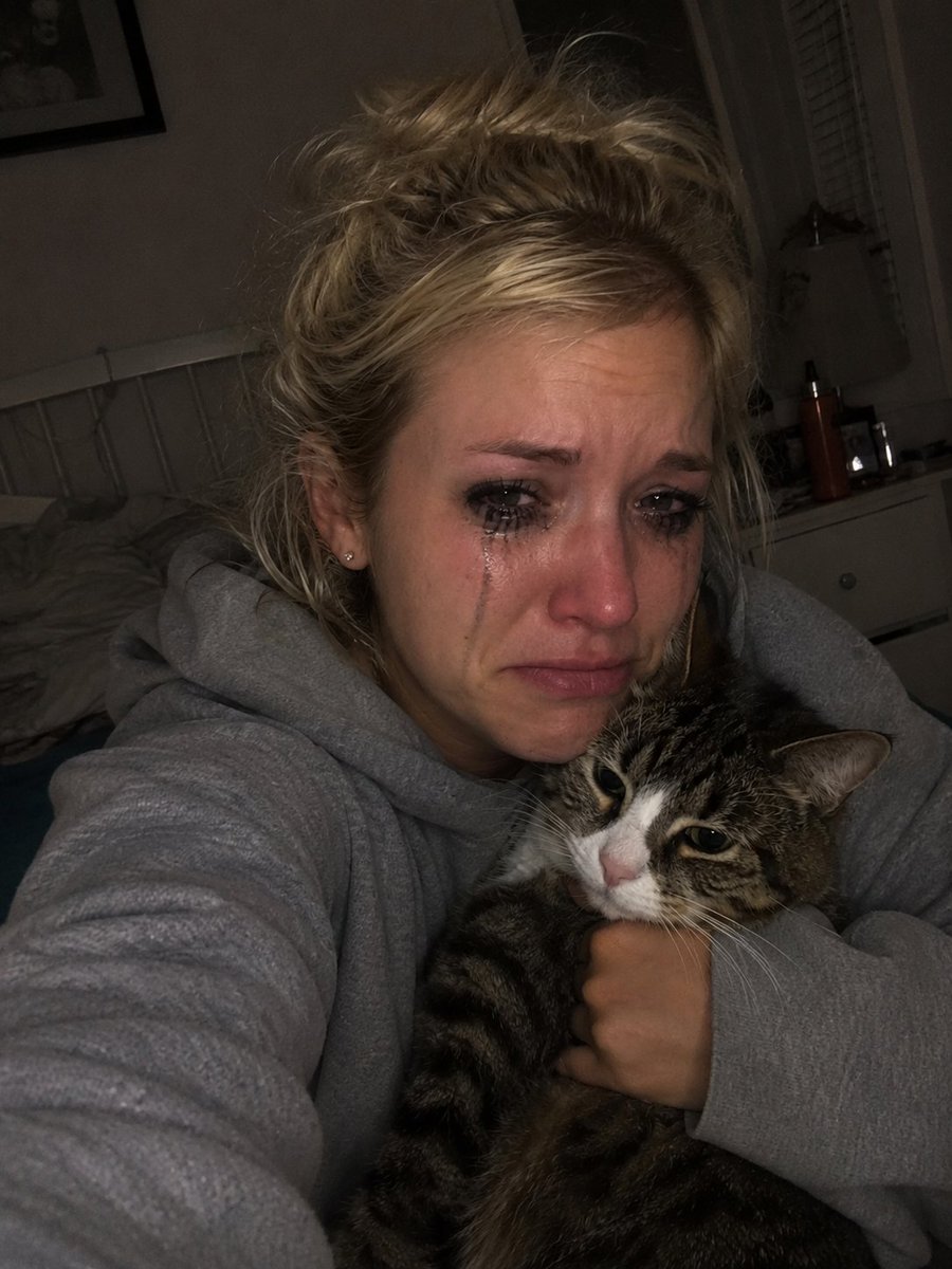 ameebabes's tweet photo. I dont know why I allow myself to be made to feel like I'm not important. Just when I think I've found the one man who would never hurt me, he shows me that in his world I am not special at all. Thank god for Pippin snuggles. I would be lost without him 🐈 💔😭😭😭😭😢😢😢 https://t.co/fHs5bfuKtW